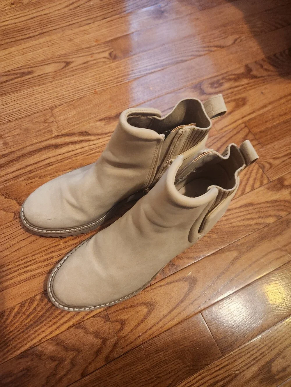 Women's Chelsea Lug-Platform Ankle Boots - Cream